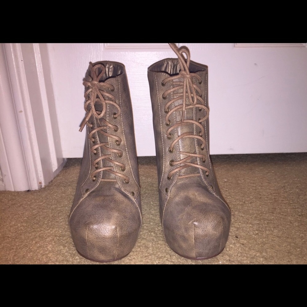 Boots - Picture 2 of 4